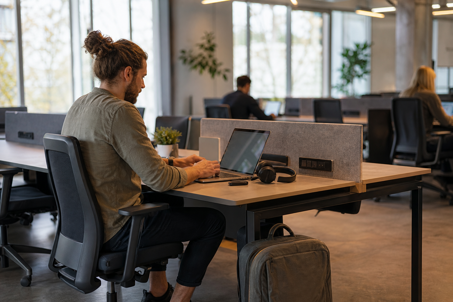 Coworking day pass and monthly membership options compared for remote workers